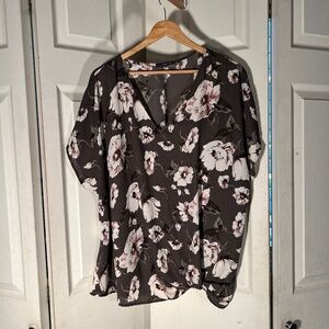 West Kei Floral Top Size XXL